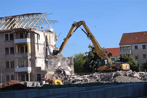 rooftop excavator demolition